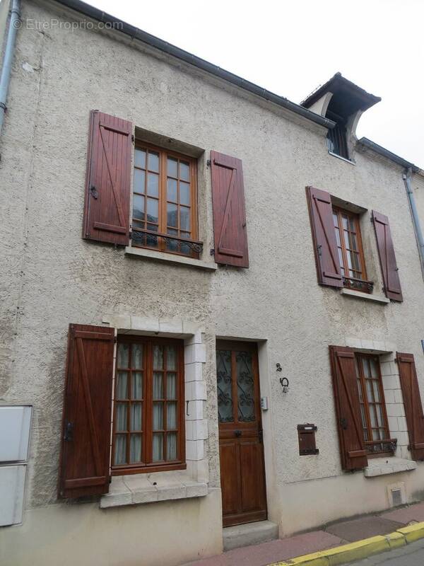 Maison à ISSOU
