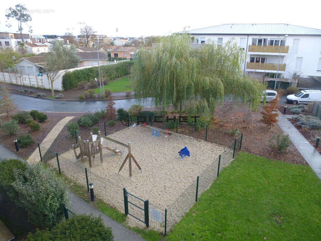 Appartement à VILLENAVE-D&#039;ORNON