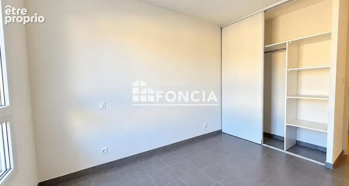 Exclusivite – appartement 3 pièces avec grande terrasse, double garage, parking et piscine - photo 10