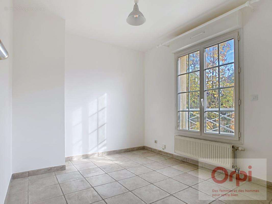 Maison à ISSY-LES-MOULINEAUX