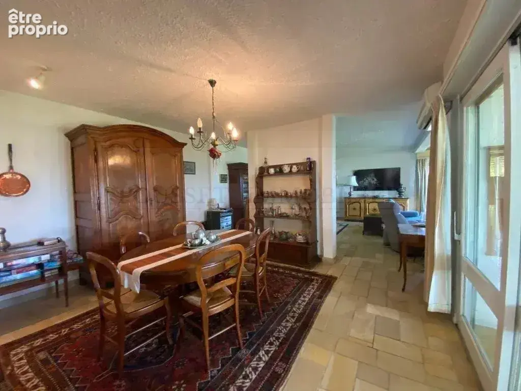 Superbe maison contemporaine avec piscine, terrasse et terrain de 1ha 77a 83ca m² - photo 7