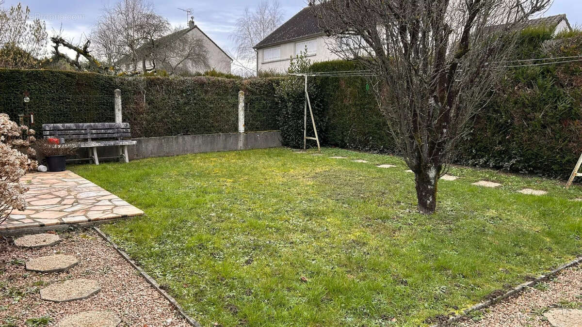 Maison à SAINT-MARCEL