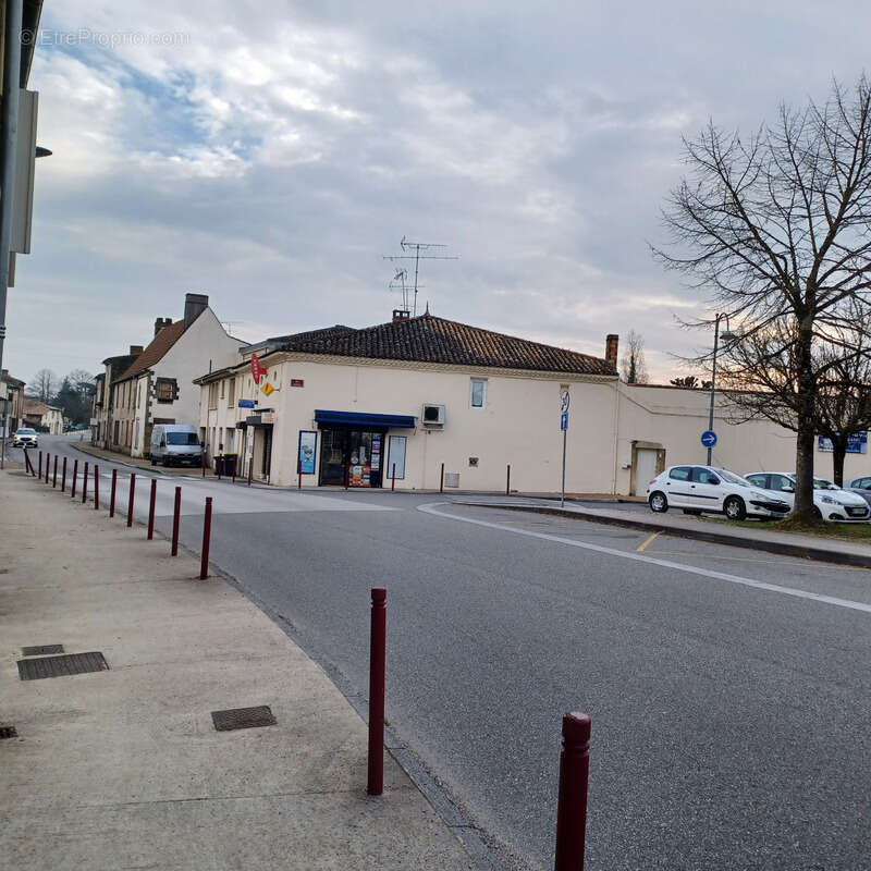 Commerce à GIRONDE-SUR-DROPT