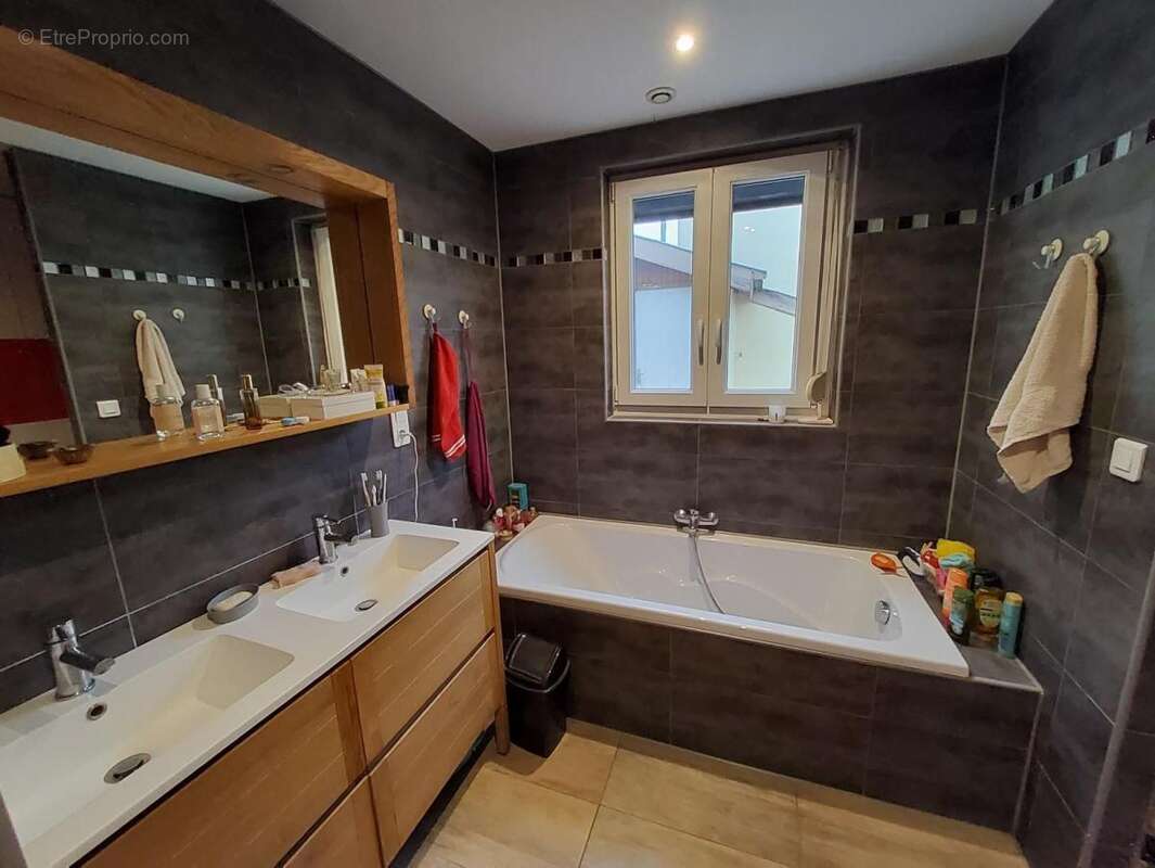 Maison 145 m² à Venteuil  - photo 4