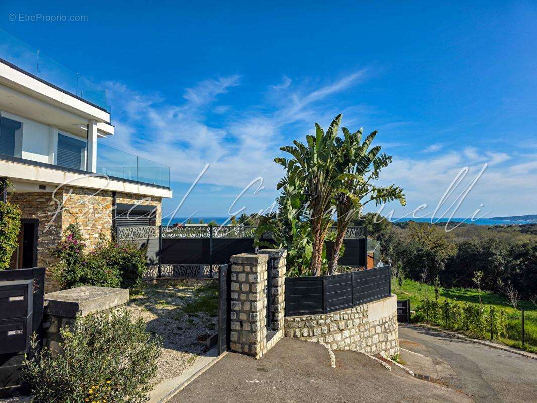 Appartement à VILLENEUVE-LOUBET