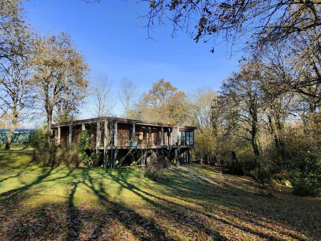 Maison à CABANAC-ET-VILLAGRAINS