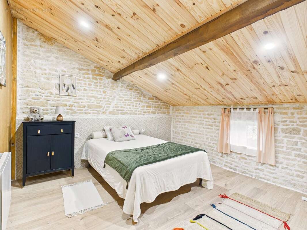 Maison à PAIZAY-LE-CHAPT