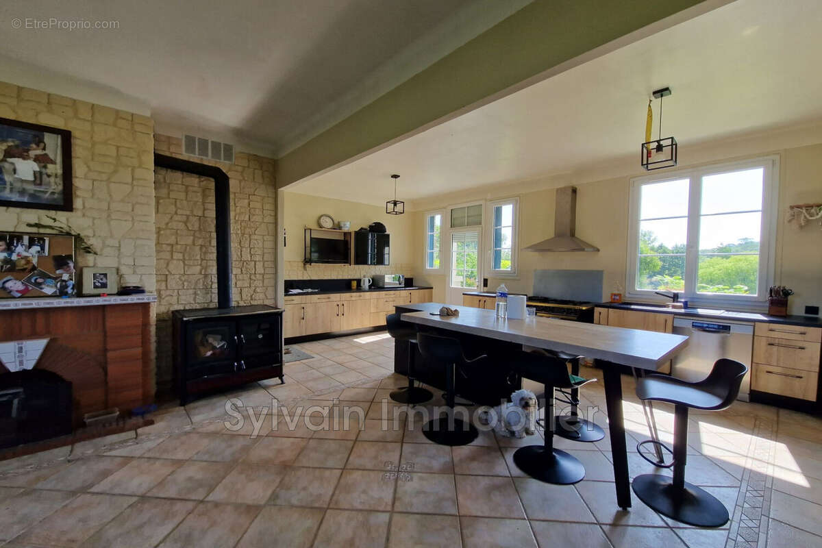 Maison 216 m² à Saint-Germer-De-Fly  - photo 6