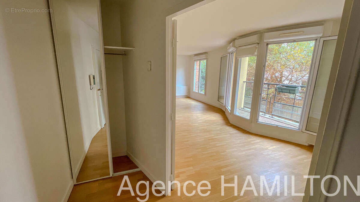 Garches Mairie, T5 de 116m2 4 chambres et parking - photo 4