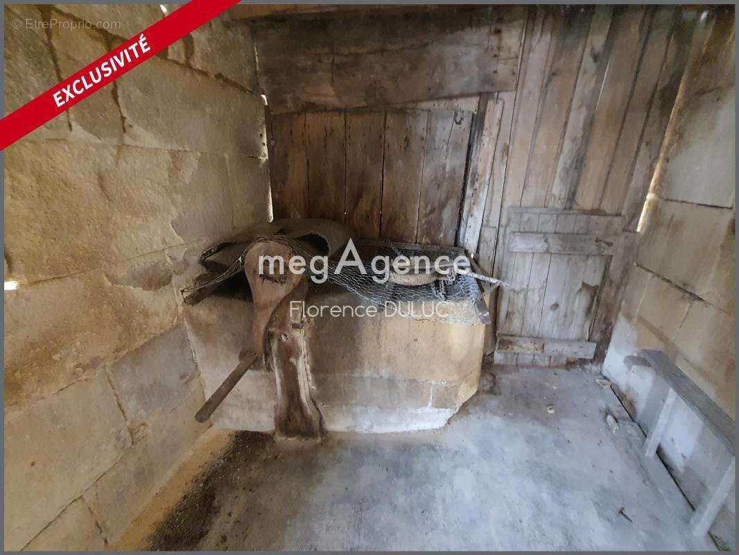 Appartement à SAINT-JEAN-D'ANGELY