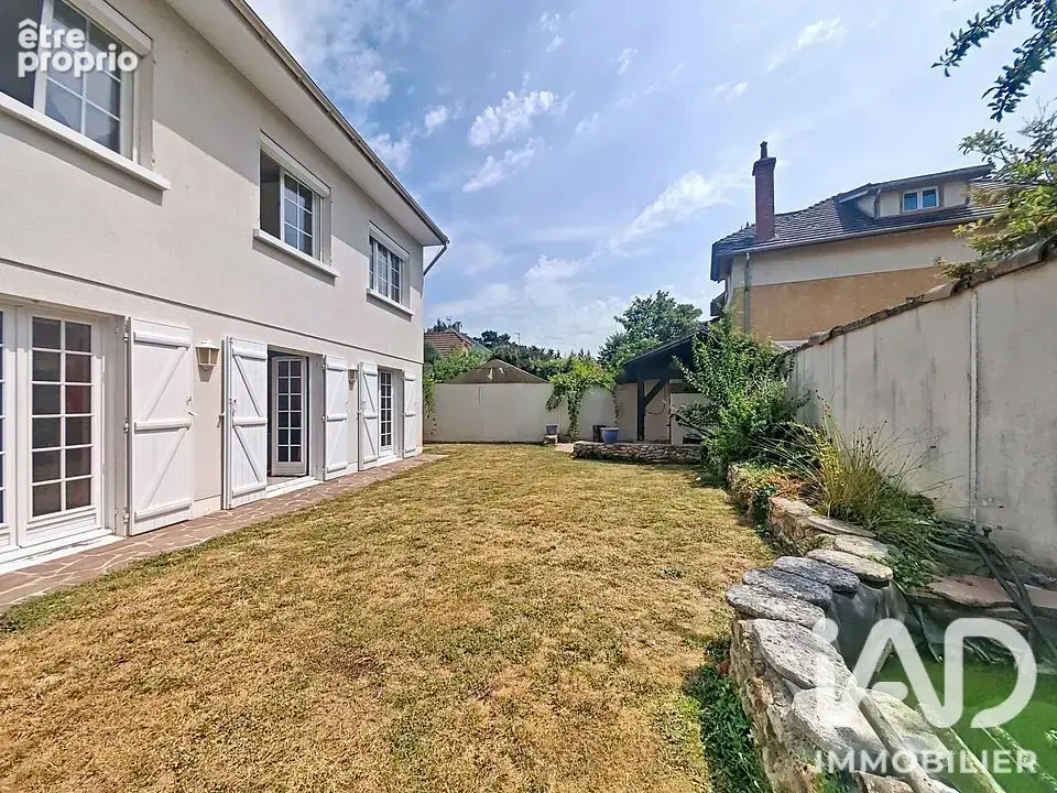 Photo 1 - Maison à BRIE-COMTE-ROBERT