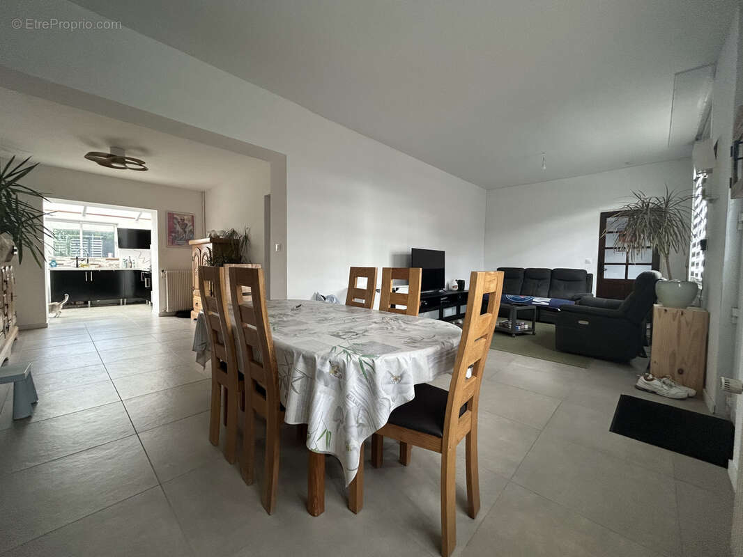 Maison à ESTAIRES