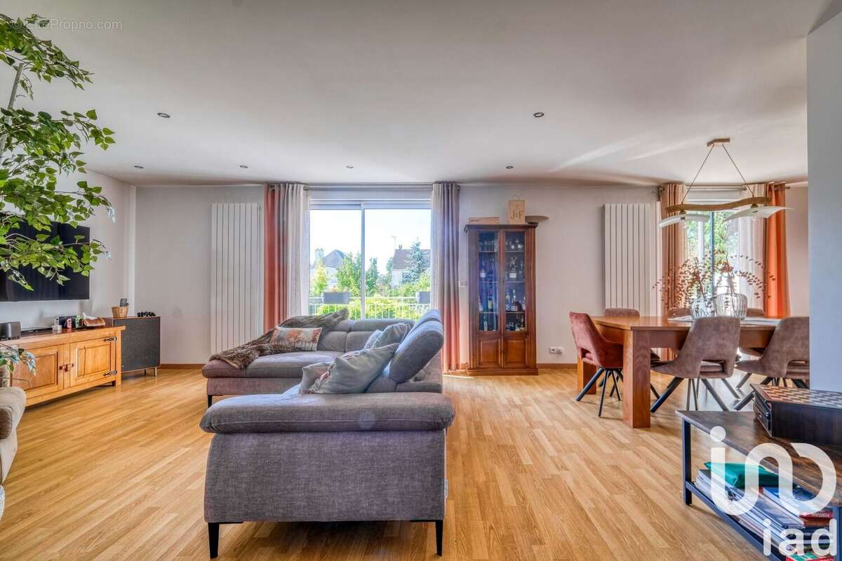 Photo 2 - Maison à LIVRY-GARGAN