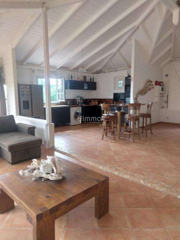 Maison à LES TROIS-ILETS