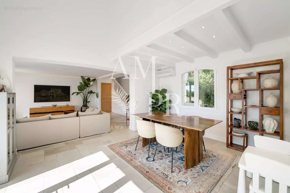 Cannes Californie – Élégance Contemporaine et Vue Mer d’Exception dans un Domaine Privé - photo 7