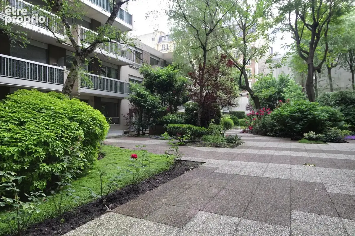 Studio vue parc rue de Clichy - photo 6