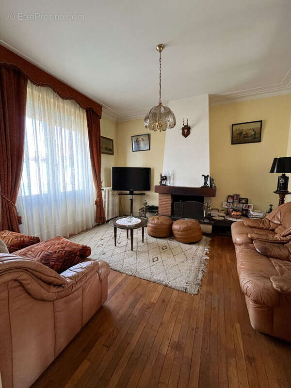 Maison à VILLEDIEU-LA-BLOUERE