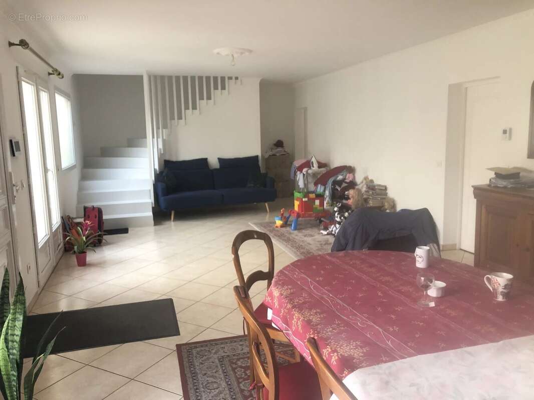 Maison à SARTROUVILLE