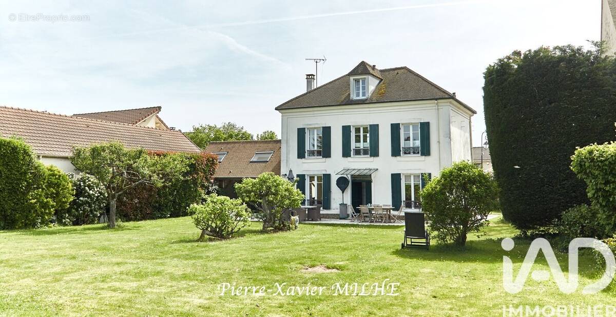 Photo 1 - Maison à LES ALLUETS-LE-ROI