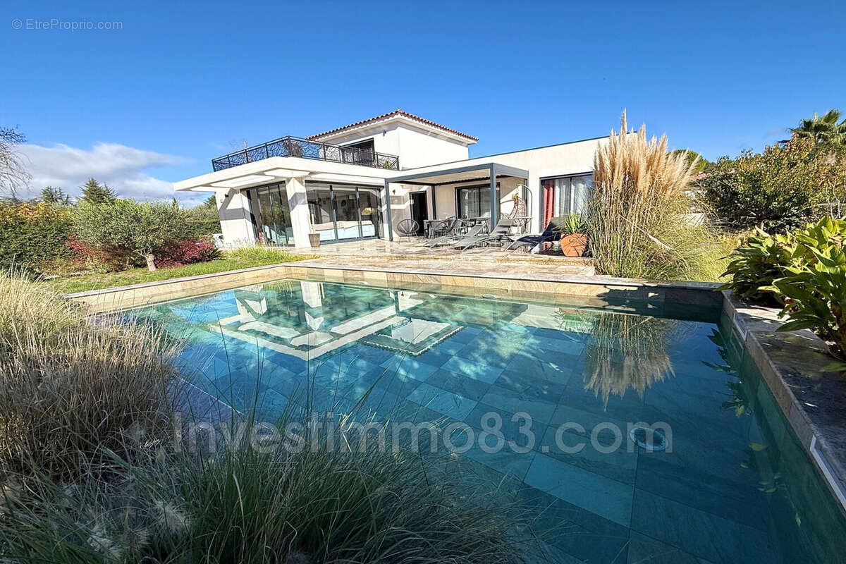 Maison à POURRIERES