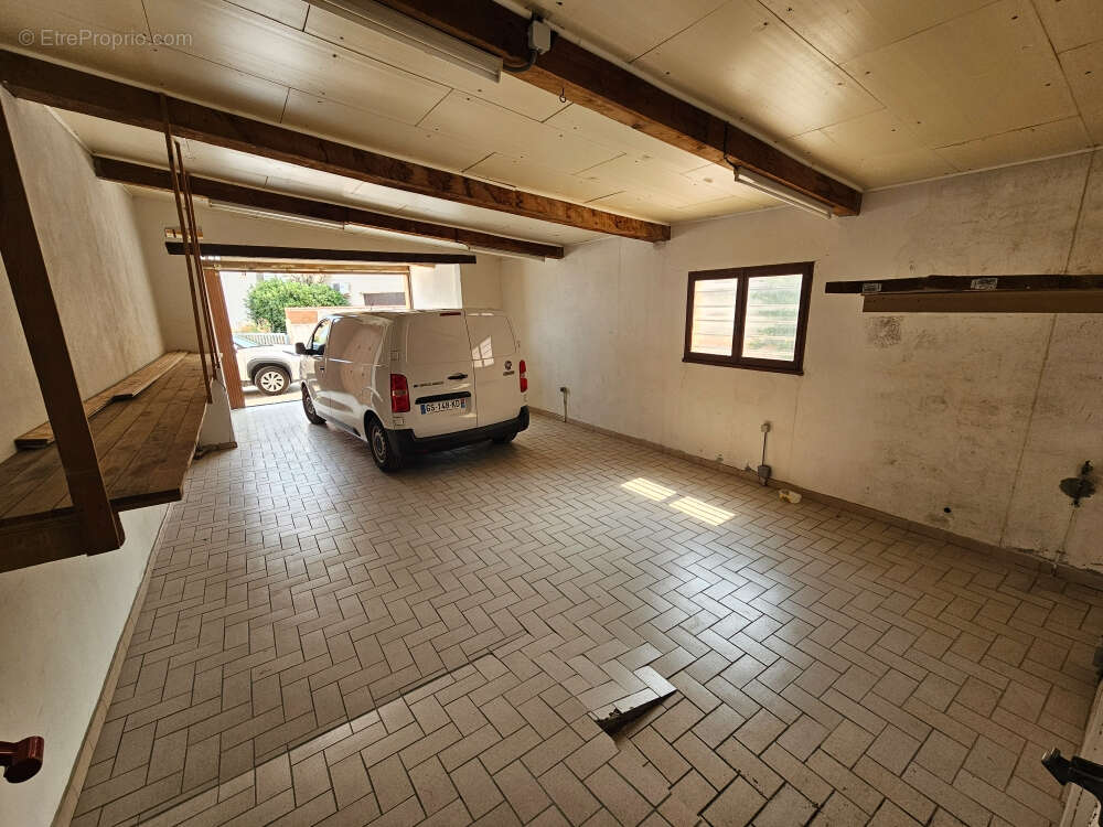 Local + logement t5 - le village - le barcares - photo 3