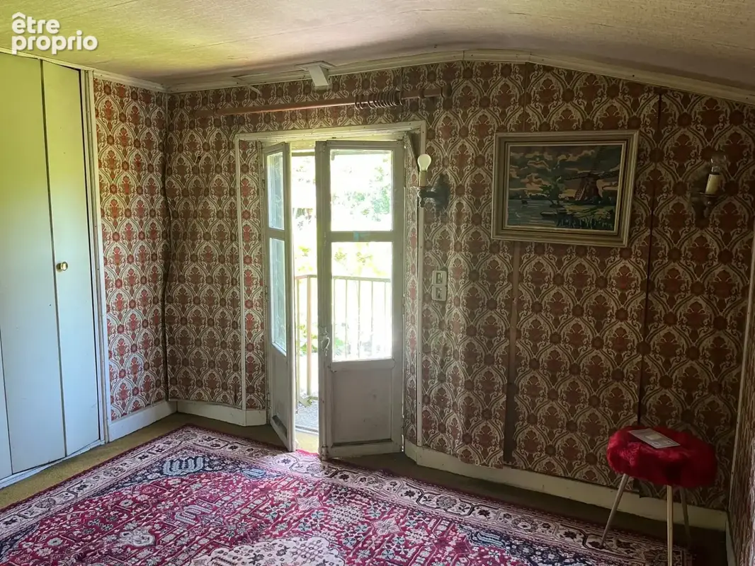 Coussac Bonneval Proche commerces, maison 5 pièces à rénover, garage et jardin. - photo 17
