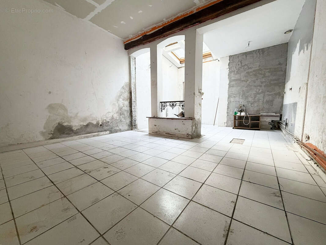 Adresse rare : Rue du Jard, Particulier Rémois à rénover - photo 4