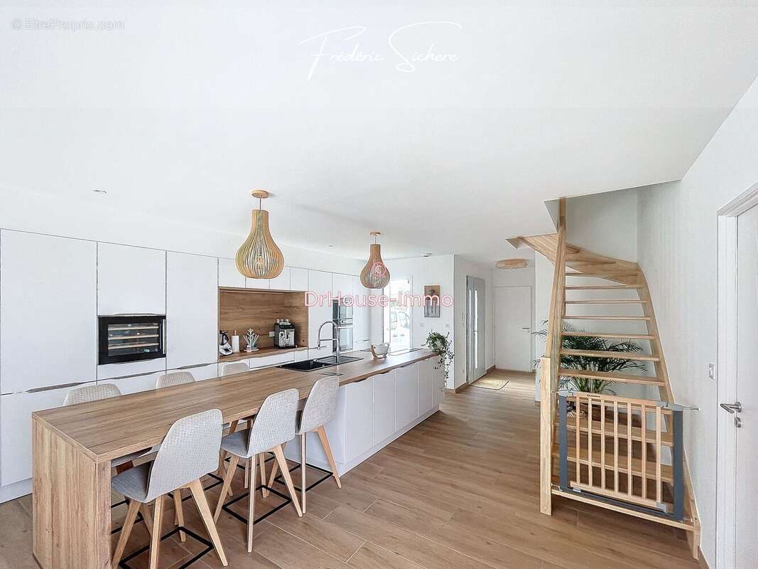 Maison à LA JARRIE