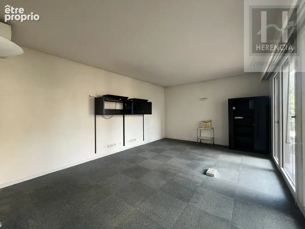 Ensemble immobilier à usage professionnel ou commercial à Périgueux - photo 8