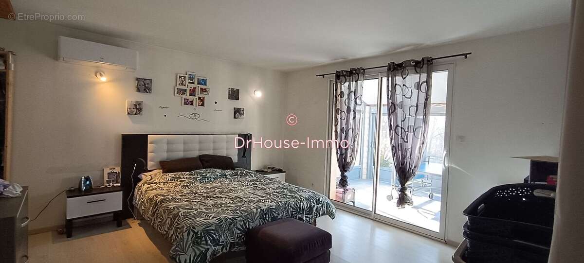 Maison à COURS-DE-PILE