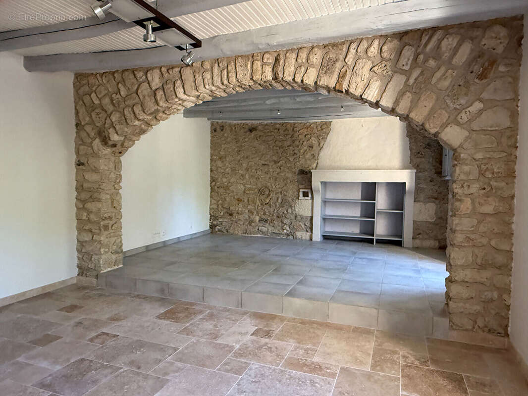 Maison à NIEUIL-L'ESPOIR