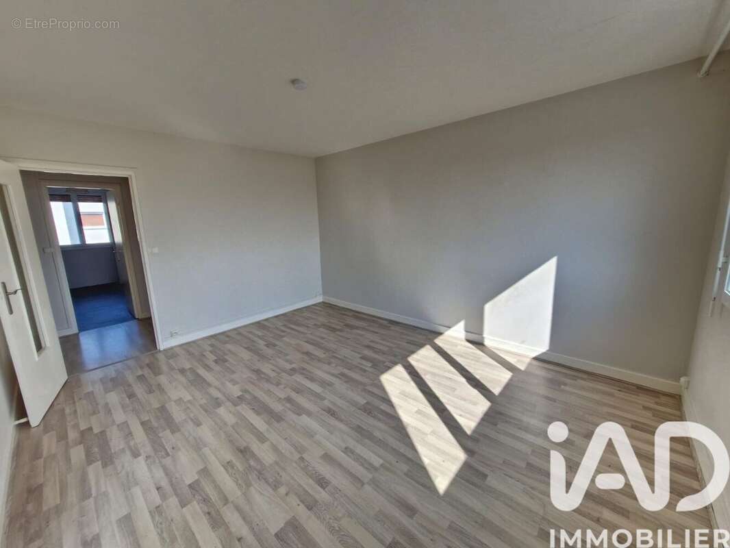 Photo 3 - Appartement à SAINT-JEAN-DE-BRAYE