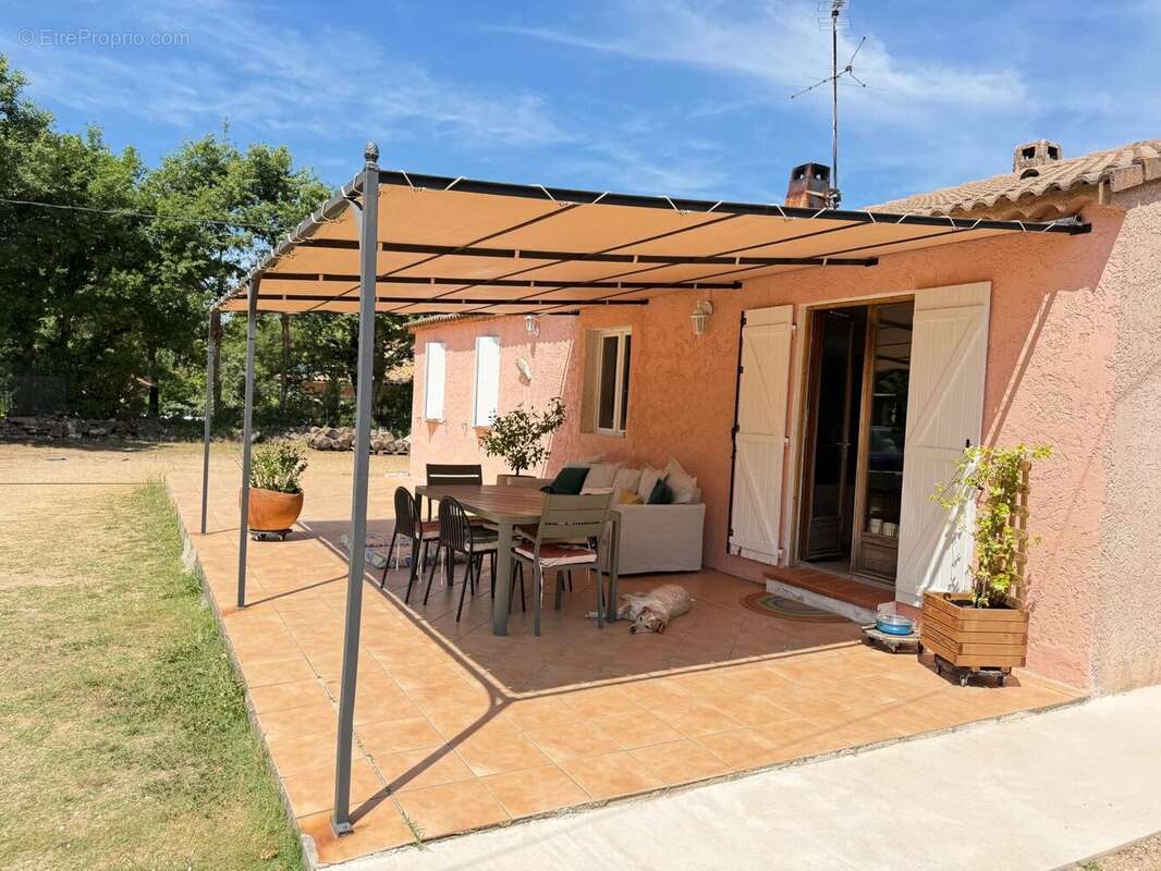 Maison à SAINTE-ANASTASIE-SUR-ISSOLE