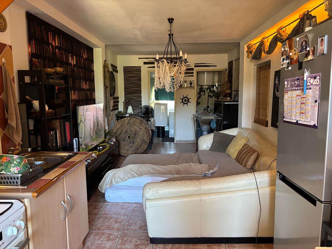 Appartement à ENSUES-LA-REDONNE