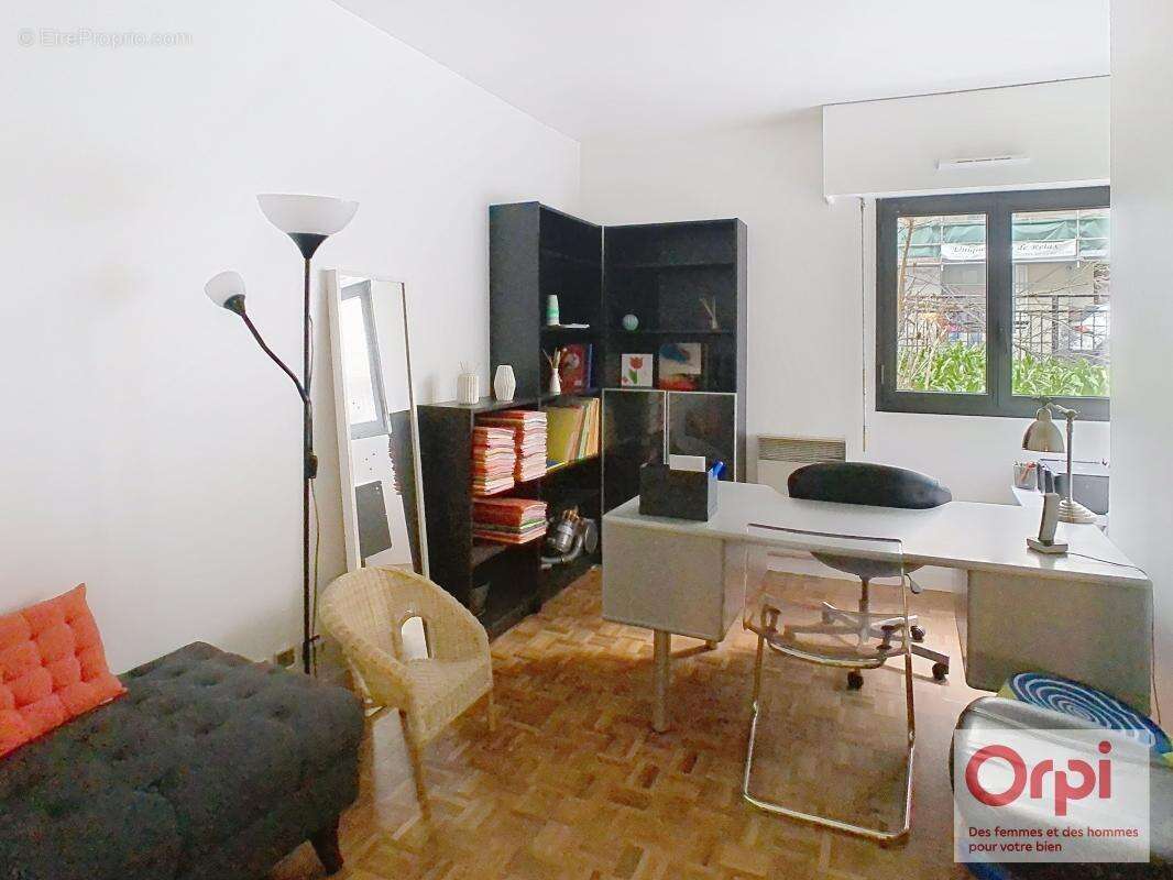 Commerce à ISSY-LES-MOULINEAUX