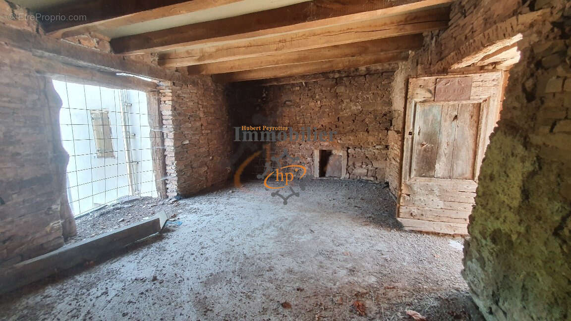 Maison à SAINT-JUERY