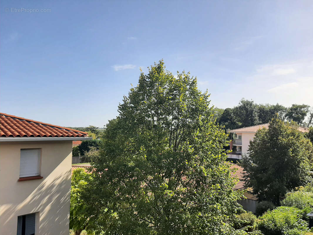 EXCLUSIVITE A POMPERTUZAT- Bel appartement T3 en dernier étage - photo 5