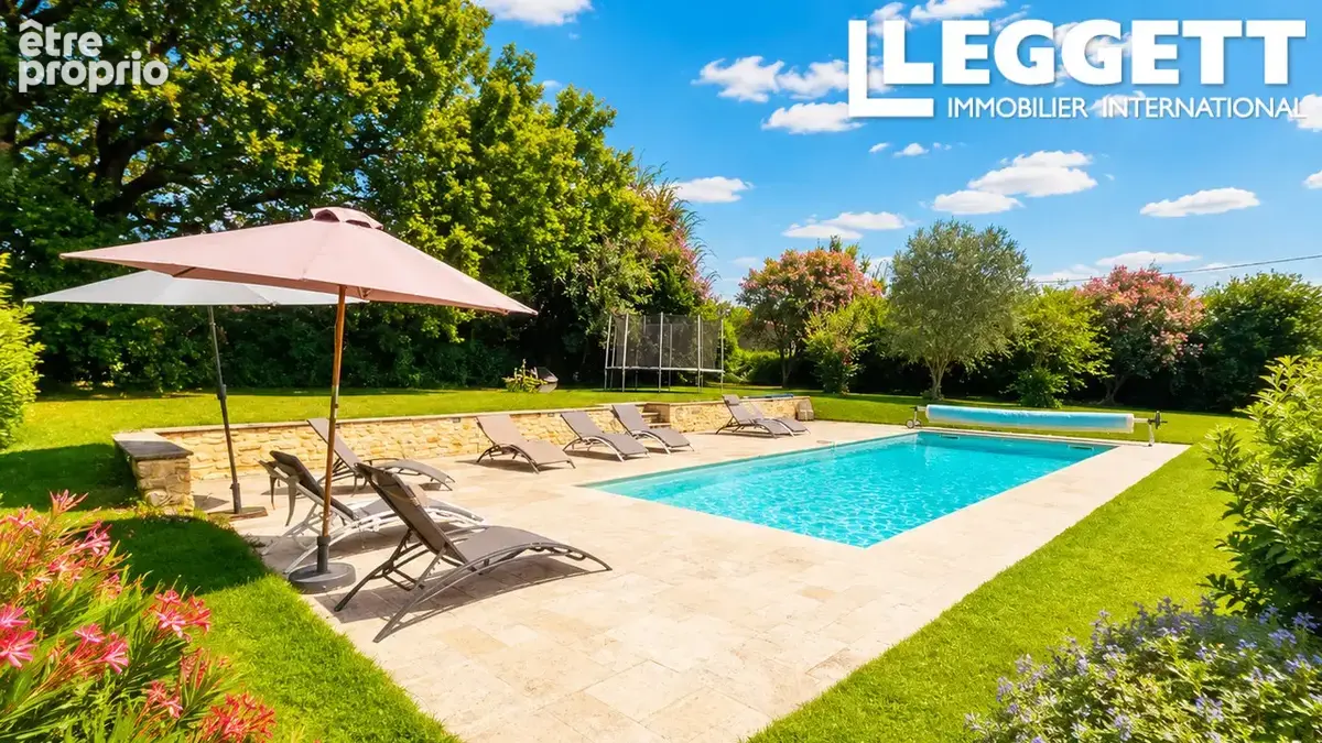 Une impressionnante maison familiale très bien rénovée avec une piscine récente - photo 2