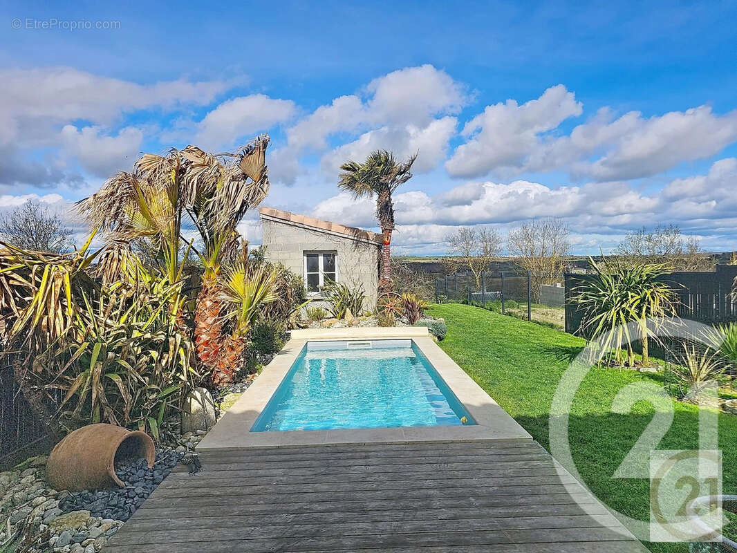 Maison à TREBONS-SUR-LA-GRASSE