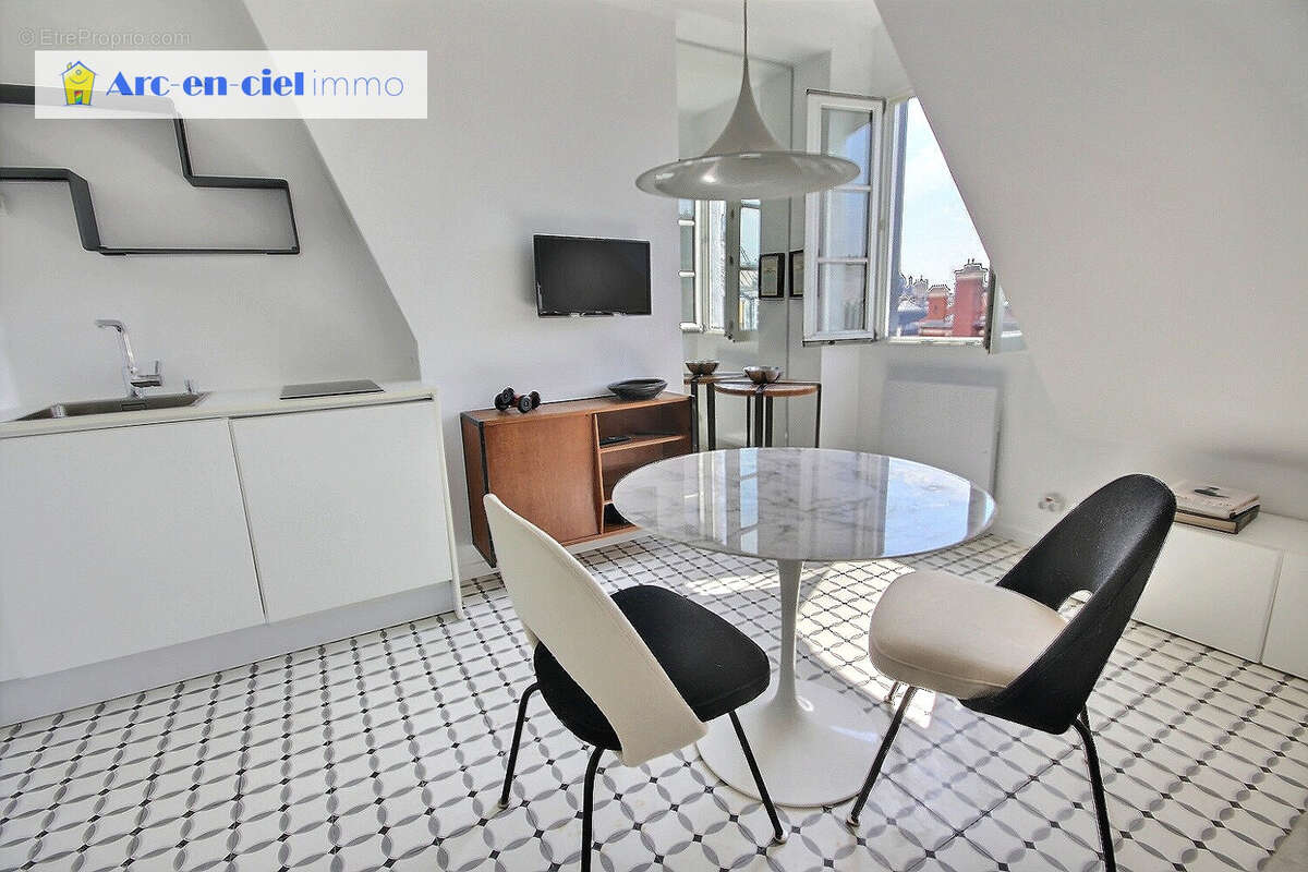Appartement à PARIS-3E