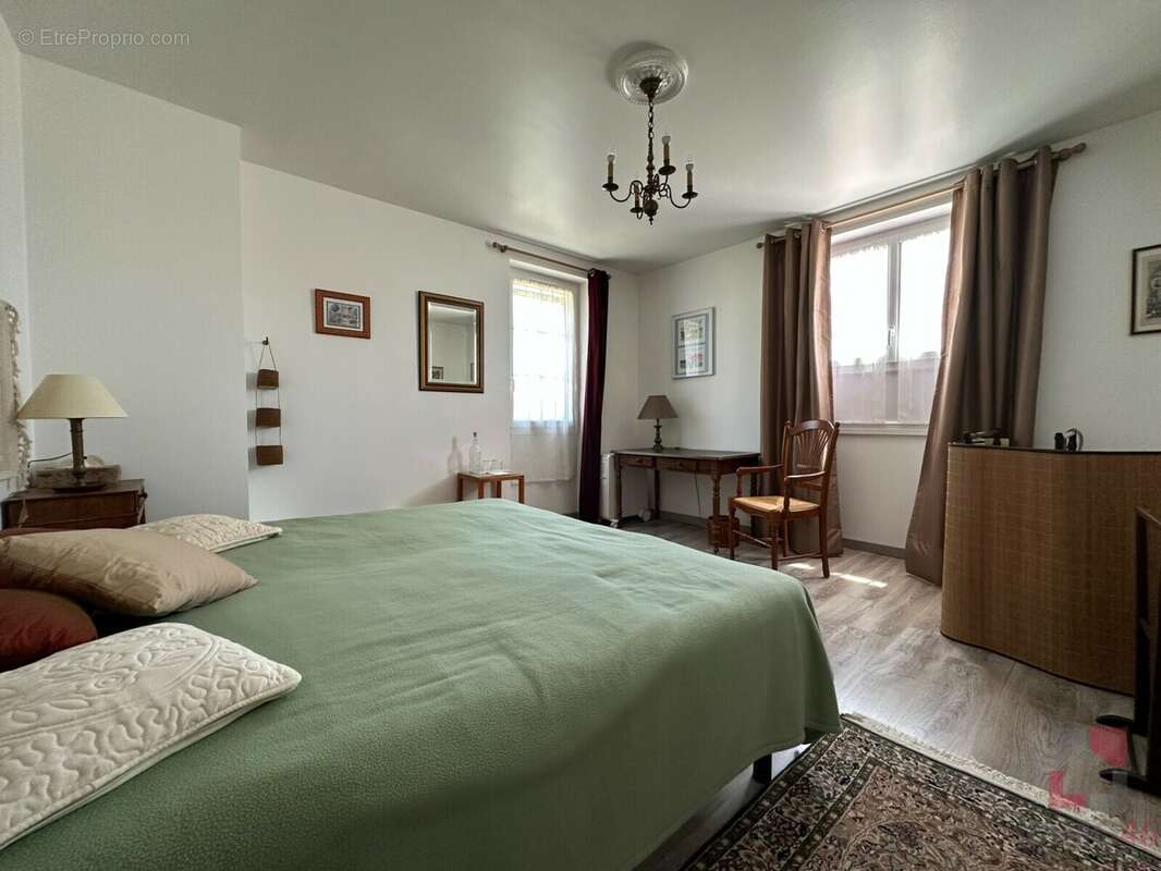 Maison 182 m² à Prayssac  - photo 8