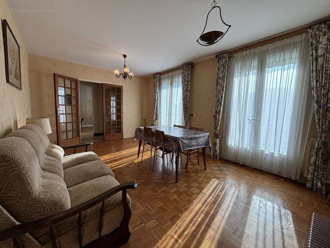 Maison à RUFFEC