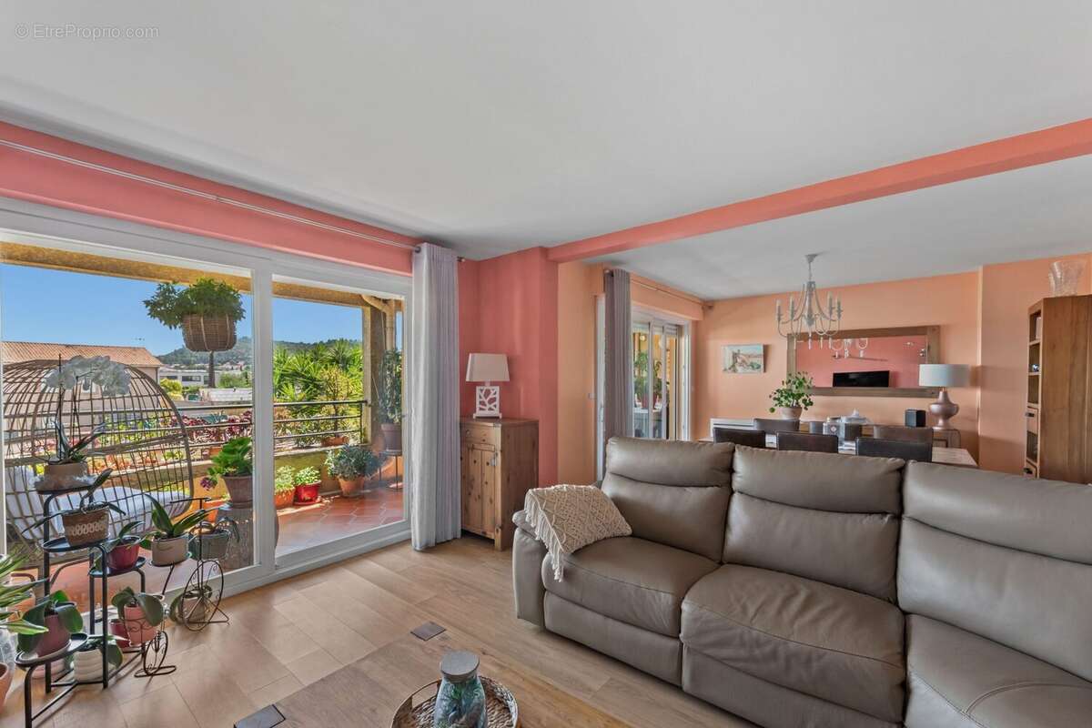 Appartement à HYERES