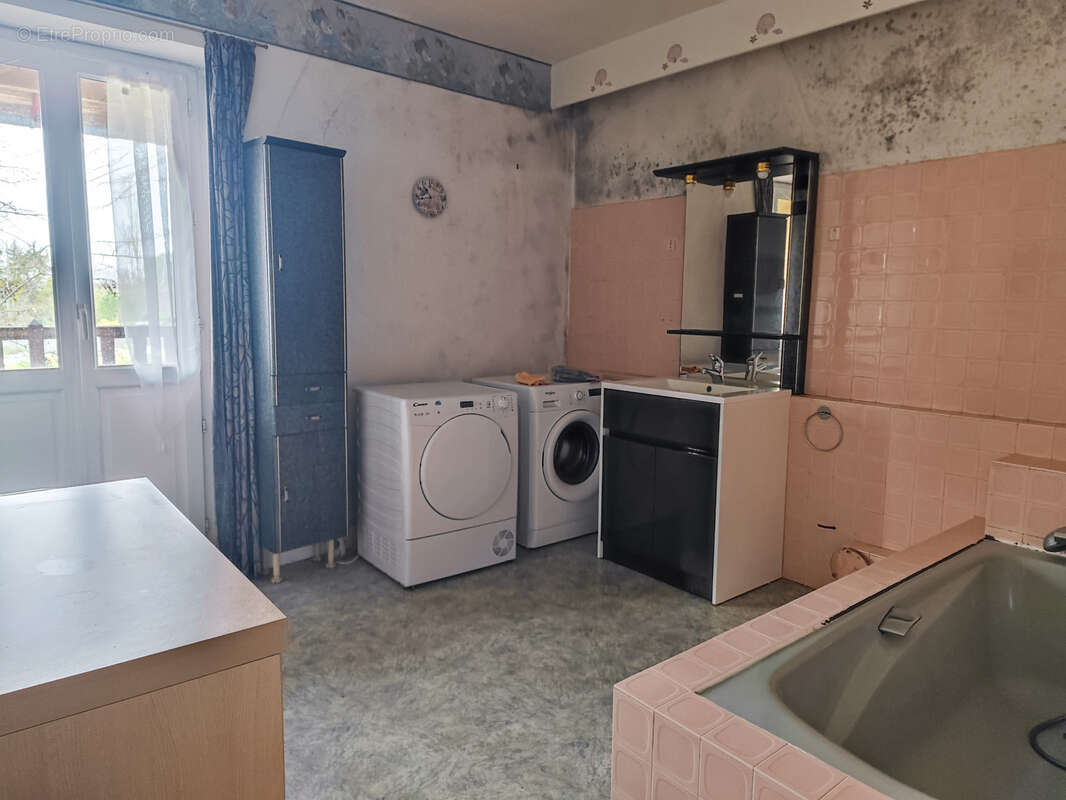 Maison à SAINT-HONORE-LES-BAINS