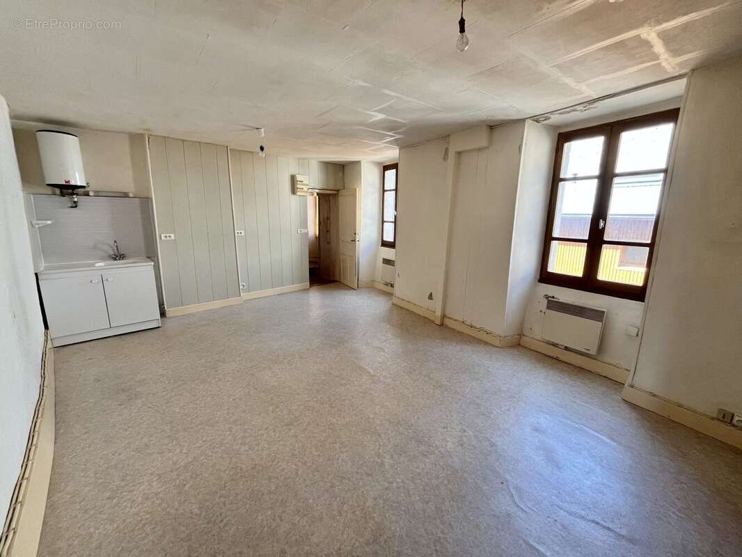 Appartement 368 m² à Chanac  - photo 7