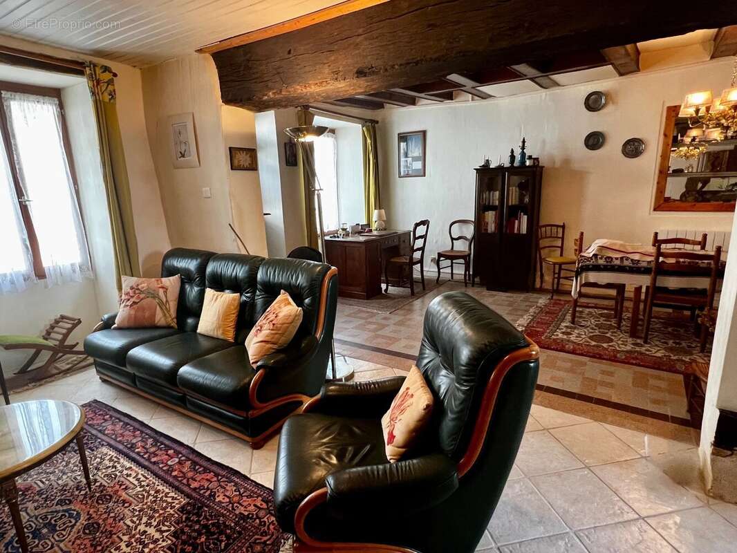 Maison à LE DORAT