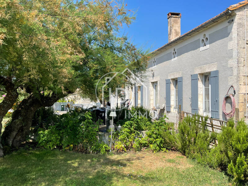 Maison à SAINT-MARTIN-DE-GURSON