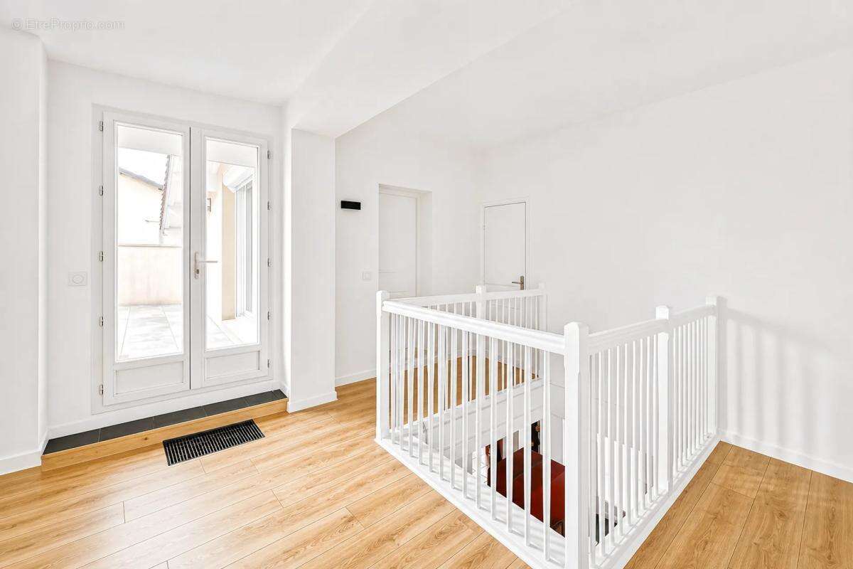 Maison rénovée de 180 m² piscine et toit terrasse à Mussidan - photo 20
