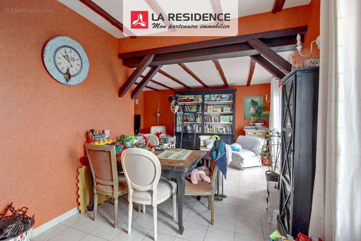 Maison à LES MUREAUX