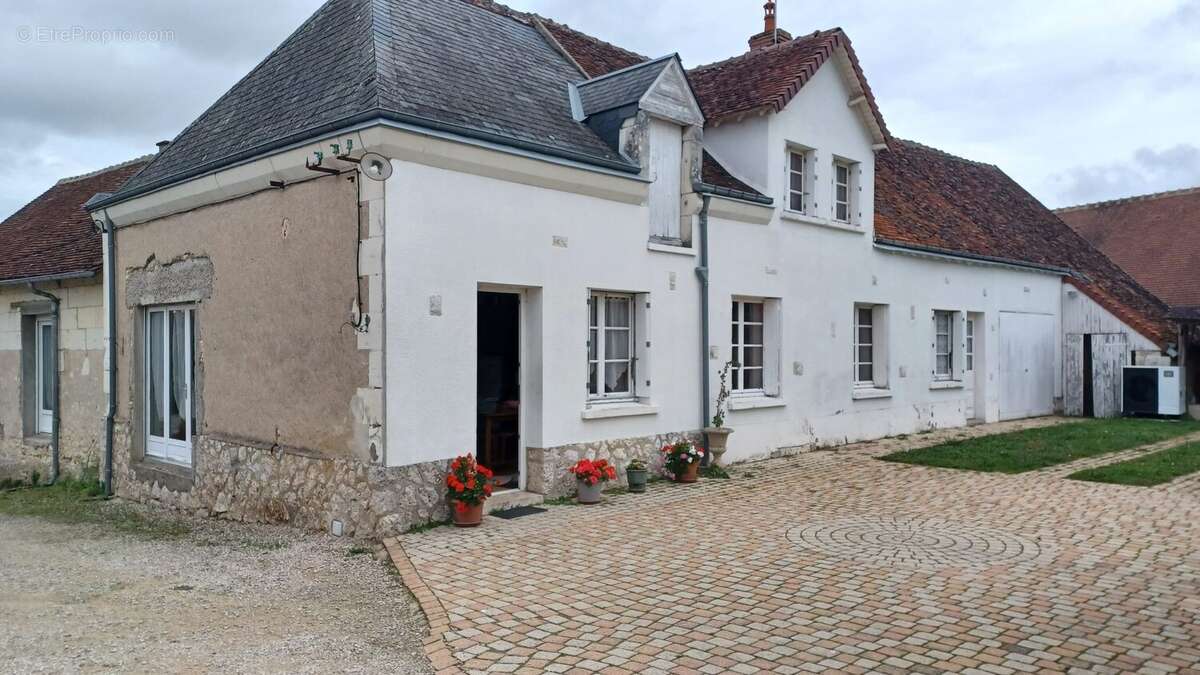 Maison à MONTRICHARD